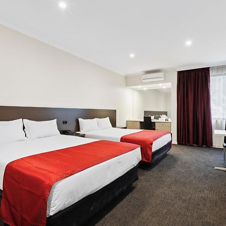 Quality Hotel Manor Mitcham Kültér fotó