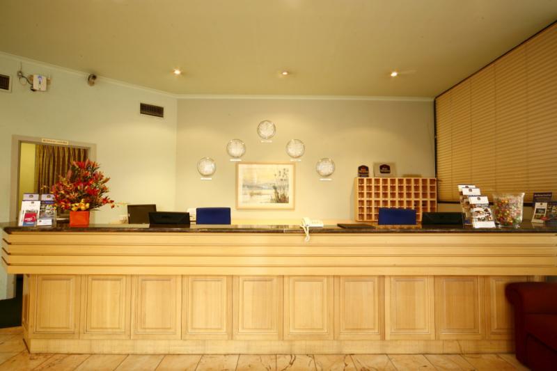 Quality Hotel Manor Mitcham Beltér fotó