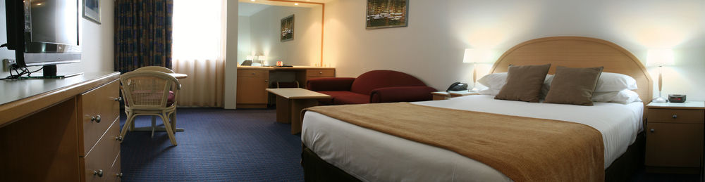 Quality Hotel Manor Mitcham Kültér fotó