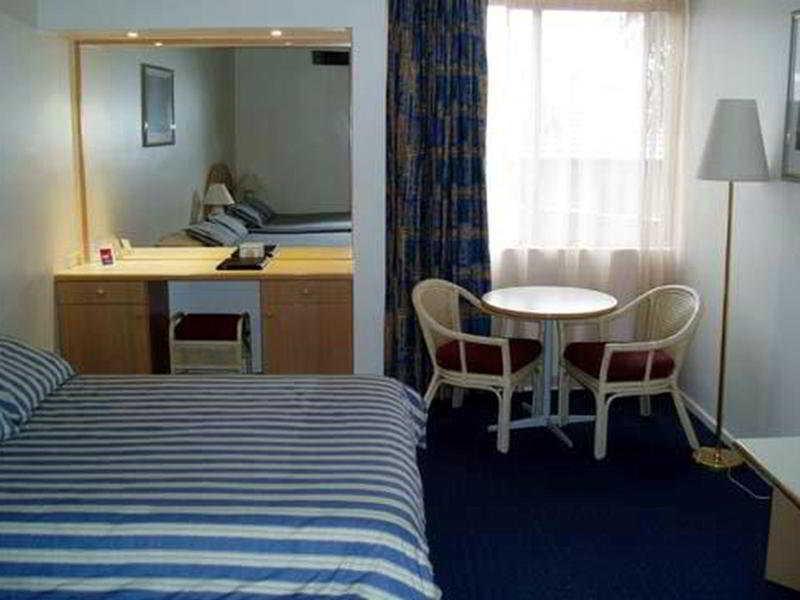 Quality Hotel Manor Mitcham Kültér fotó