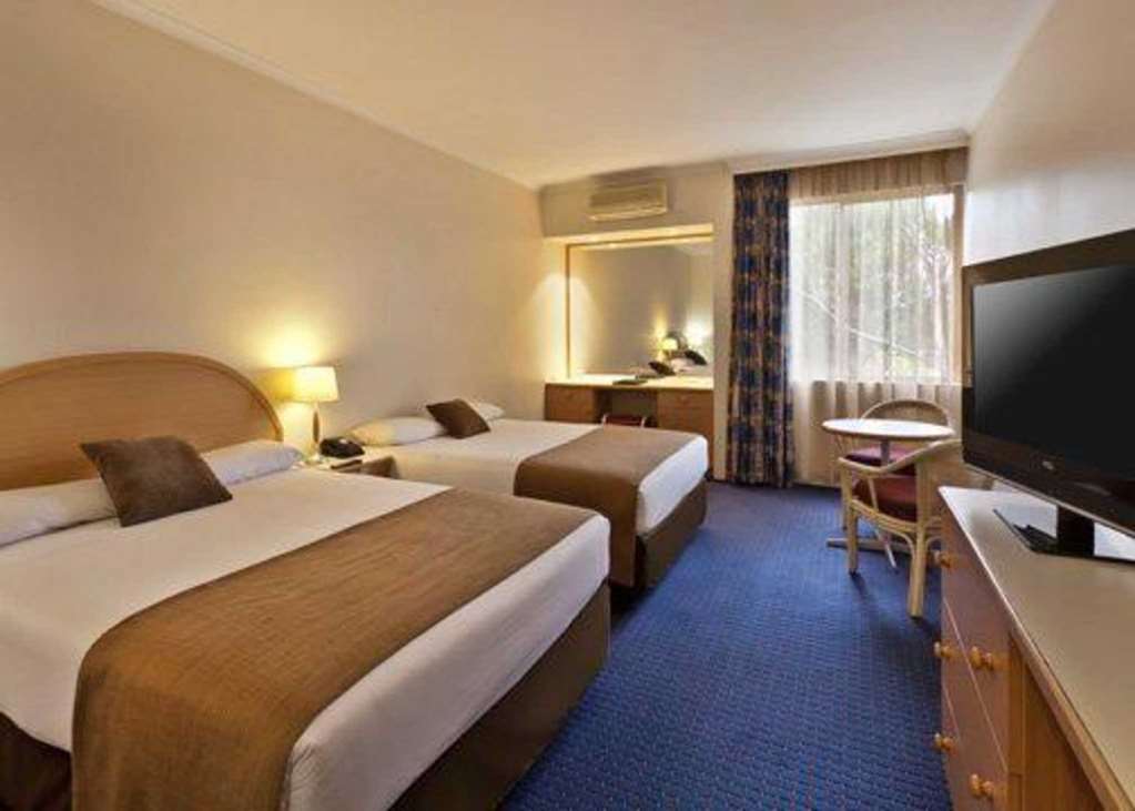 Quality Hotel Manor Mitcham Szoba fotó