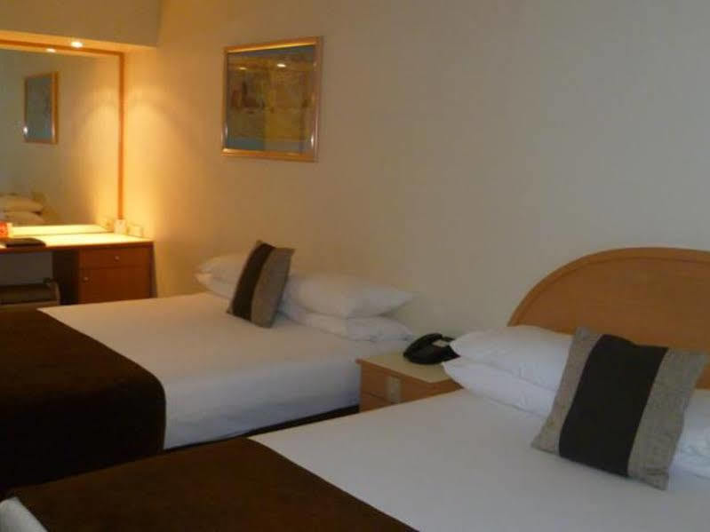 Quality Hotel Manor Mitcham Kültér fotó