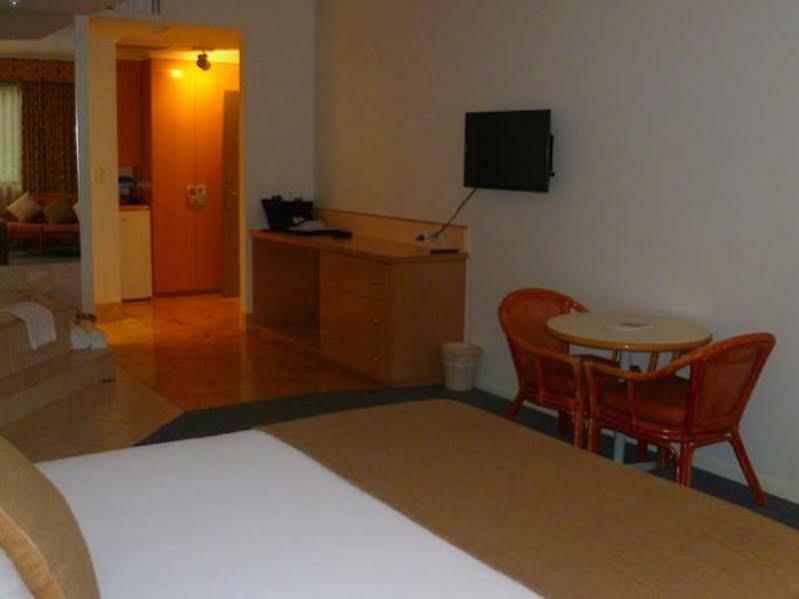 Quality Hotel Manor Mitcham Kültér fotó